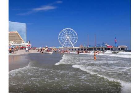 2Br 3Ba Ocean Front Condo On The Boardwalk Cozysuites Atlantic Stadt Exterior foto